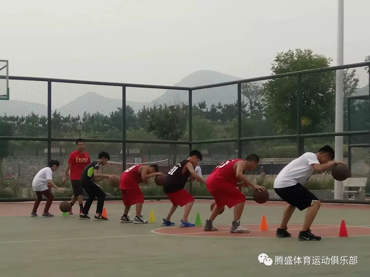 如何通过力量训练改善篮球运动员的速度和敏捷性？_1